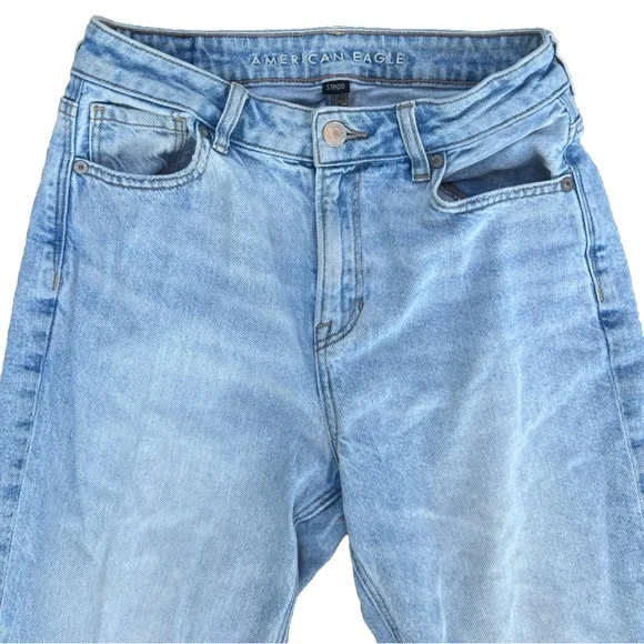 American Eagle Jeans Women’s Size 4 Regular Light Blue High Rise Mom Strigid - Picture 2 of 8